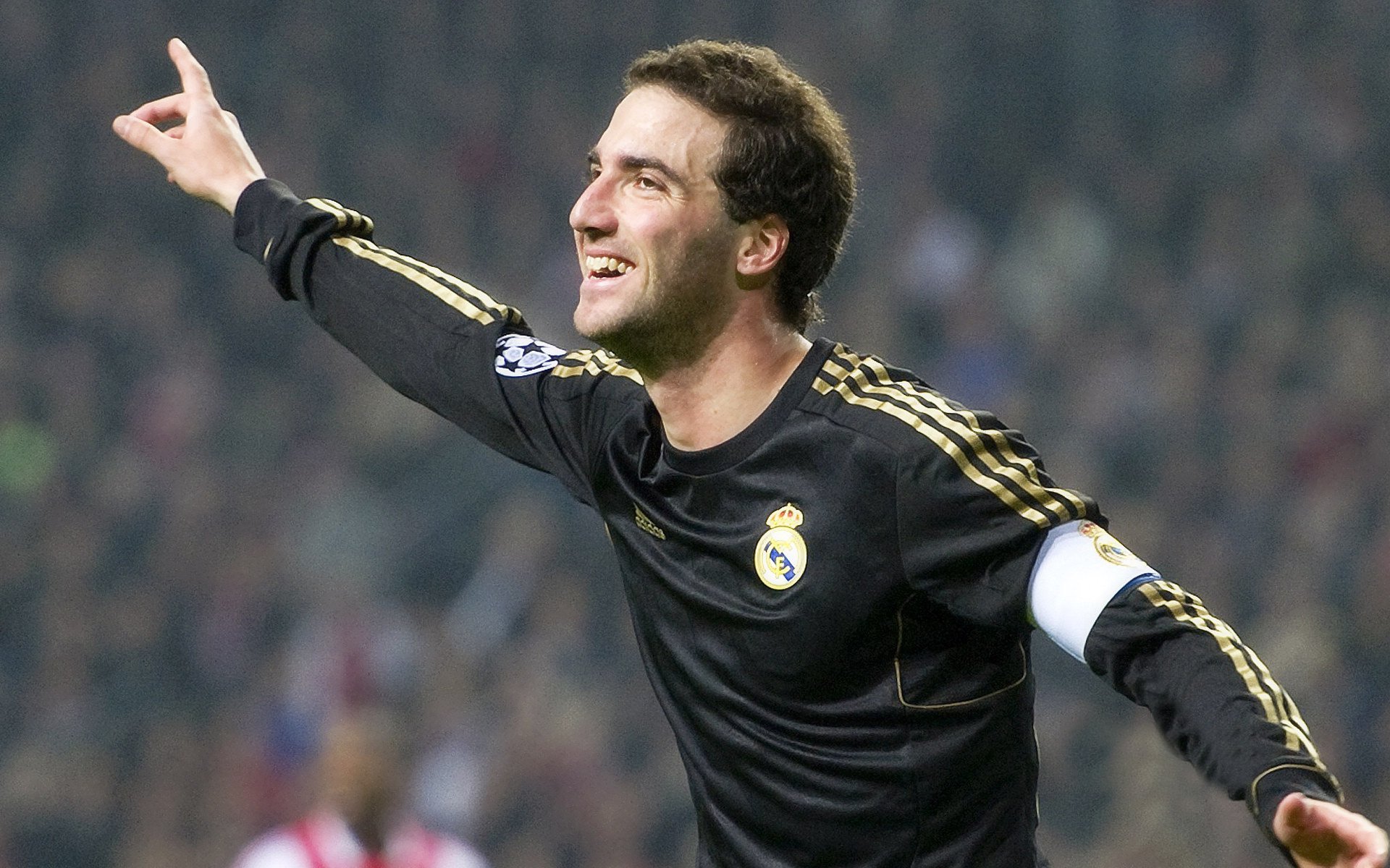 他终于证明自己，他证明了自己英文